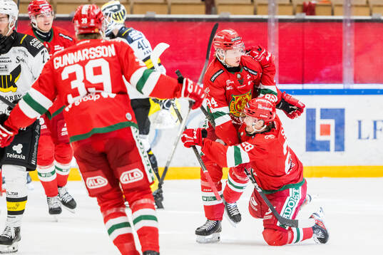 Moras Kalle Carlsson jublar