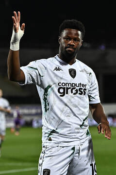 Emmanuel Ekong of Empoli celebrates