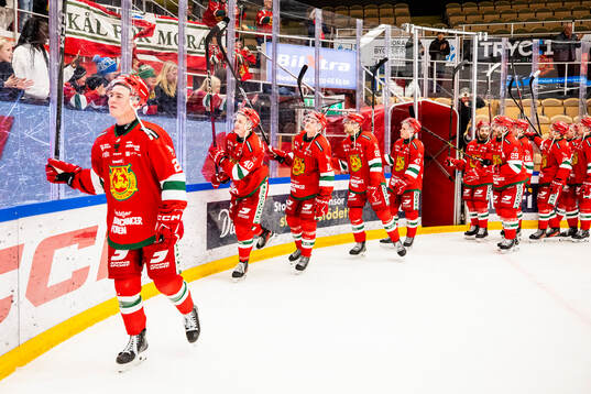 Moras spelarna jublar