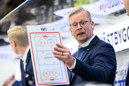 HV71s assisterande tränare Johan Davidsson