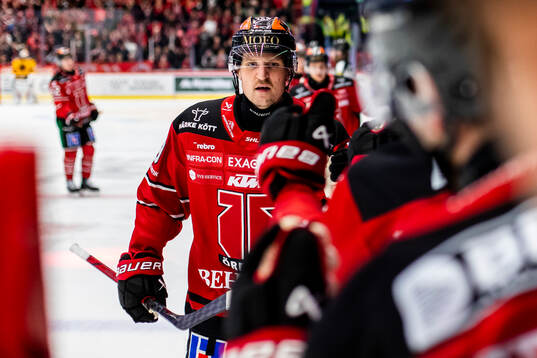 Örebros Patrik Karlkvist jublar vid 2-2