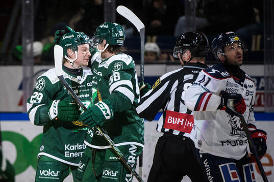 Färjestads Oskar Steen jublar