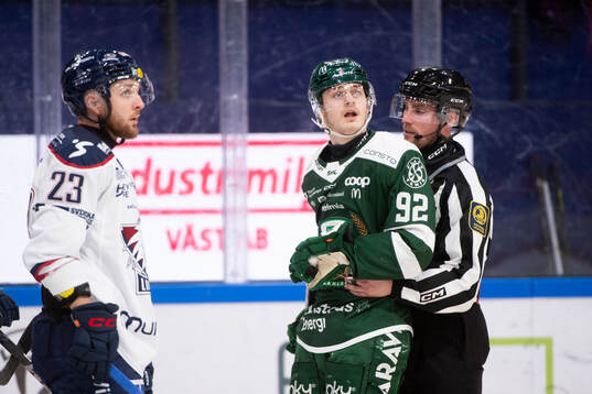 Linköpings Robin Kovacs och Färjestads Lucas Forsell