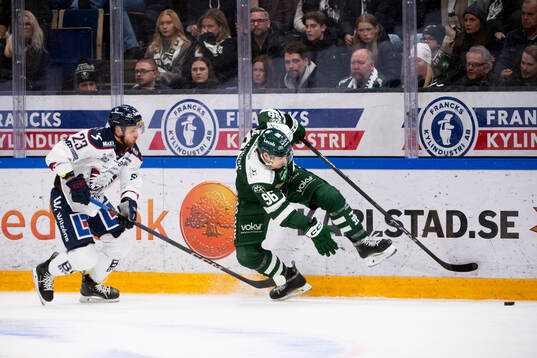 Linköpings Robin Kovacs och Färjestads David Tomasek