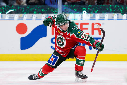 Frölundas Arttu Ruotsalainen jublar