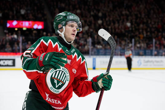 Frölundas Arttu Ruotsalainen jublar