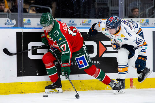Frölundas Isac Born och Växjös Dennis Rasmussen