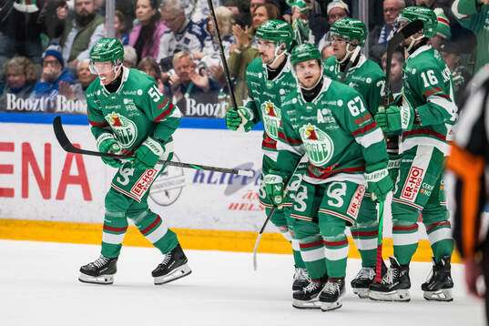 Rögles Filip Johansson och Leon Bristedt jublar
