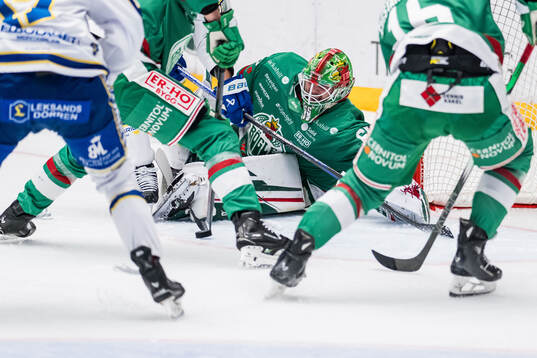 Rögles målvakt Christoffer Rifalk vid 1-1 målet