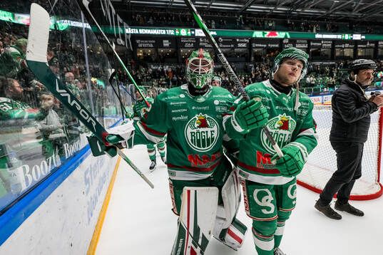 Rögles målvakt Christoffer Rifalk och Jesper Pettersson