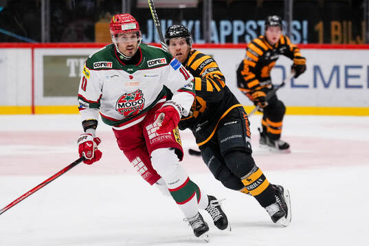 Modos Alexander True och Skellefteås Oscar Lindberg