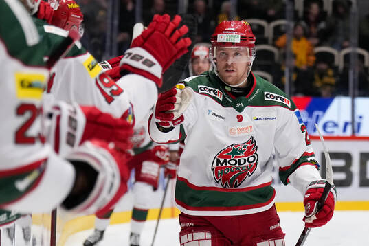Modos Mikkel Aagaard jublar