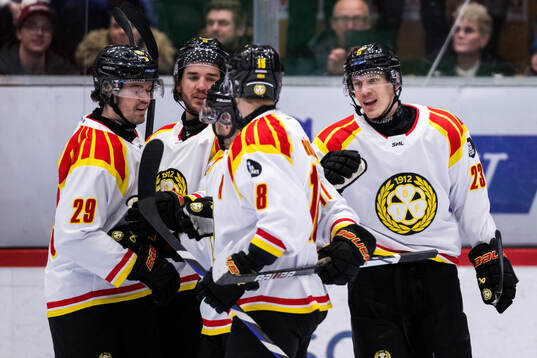 Brynäs Oskar Lindblom jublar