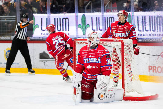 Timrås målvakt Jacob Johansson deppar