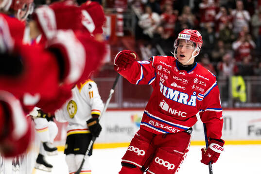 Timrås Oliver Kapanen jublar