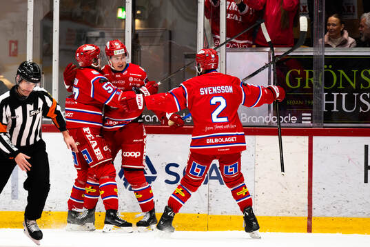Timrås Oliver Kapanen jublar