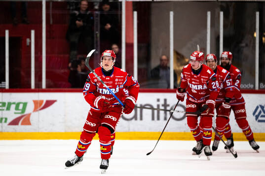 Timrås Oliver Kapanen jublar