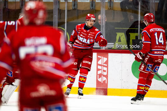 Timrås Filip Hållander jublar