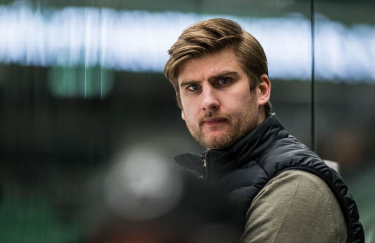 Rögles tränare Adam Bengtsson