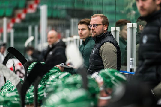 Rögles assisterande tränare Linus Elf