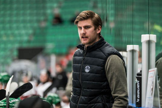 Rögles tränare Adam Bengtsson