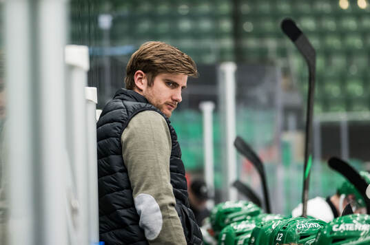 Rögles tränare Adam Bengtsson