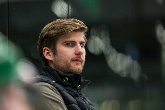 Rögles tränare Adam Bengtsson