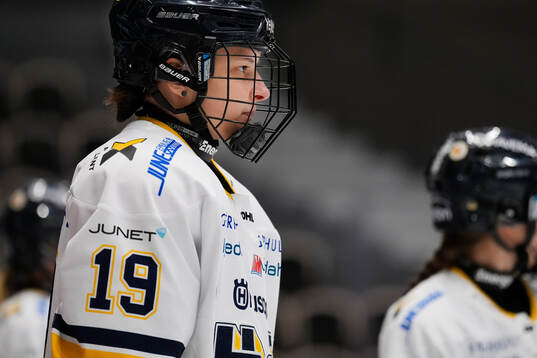 HV71s Klara Seroiszkova