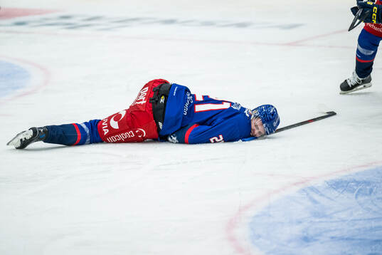 Oskarshamns Hampus Karlsson har ont