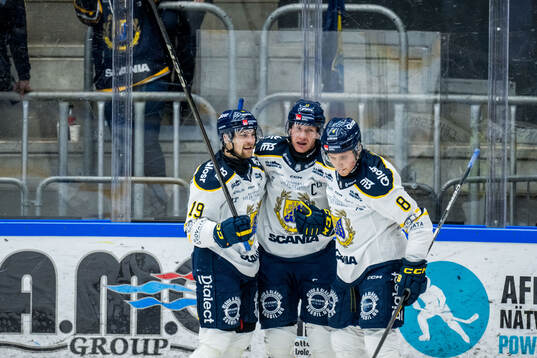 Södertäljes Henrik Eriksson jublar