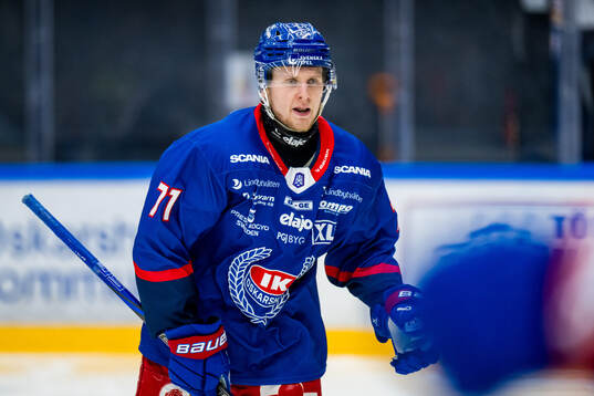Oskarshamns Filip Sveningsson jublar 1-4 målet