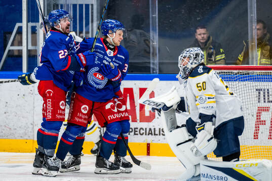 Oskarshamns Filip Sveningsson jublar