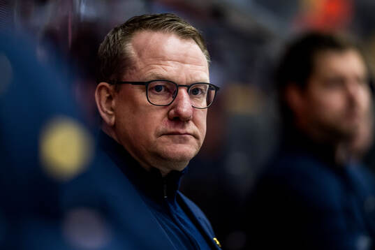 Södertäljes tränare Magnus Bogren deppar