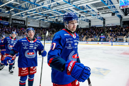 Oskarshamns Hampus Karlsson jublar