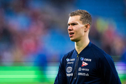 Jonathan Frost Fischer of Fredrikstad warms up