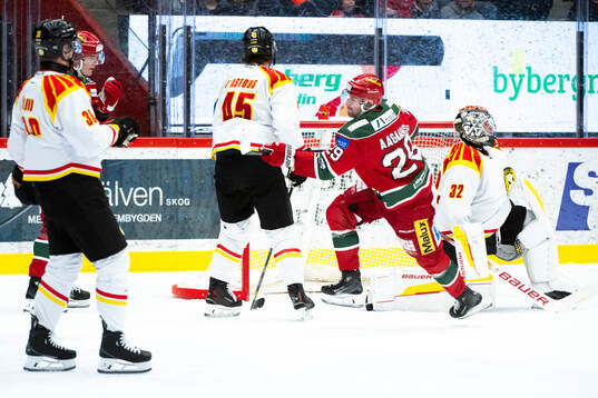 Modos Mikkel Aagaard jublar