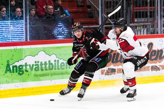 Örebros Noah Steen och Malmö Redhawks Johan Ivarsson
