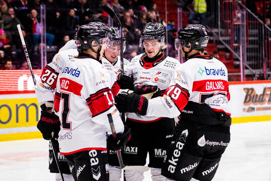 Jubel vid Malmö Redhawks Teemu Kivihalme 2-3 mål