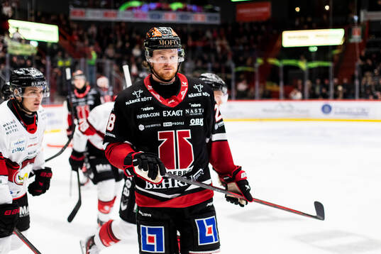 Örebros Linus Arnesson deppar vid 2-3