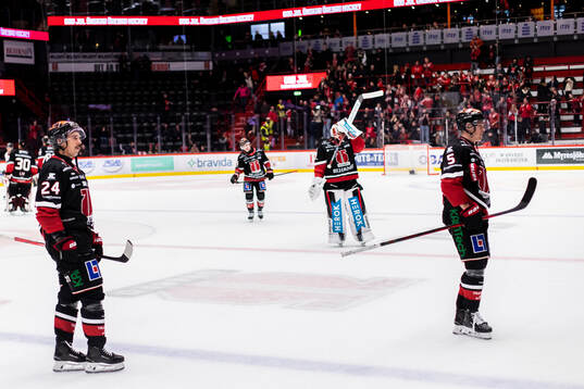 Örebros Hannes Björninen, målvakt Jonas Arntzen, Gustav