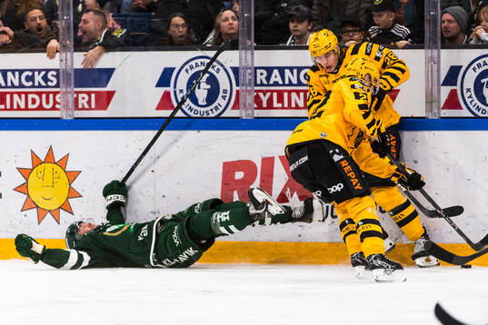 Färjestads Joel Nyström och Skellefteås Andreas Johnson