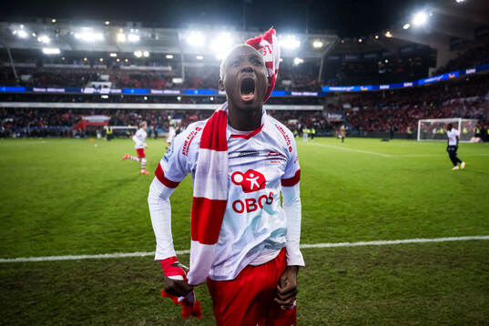 Maxwell Woledzi of Fredrikstad celebrates
