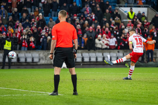 Julius Magnusson of Fredrikstad scores
