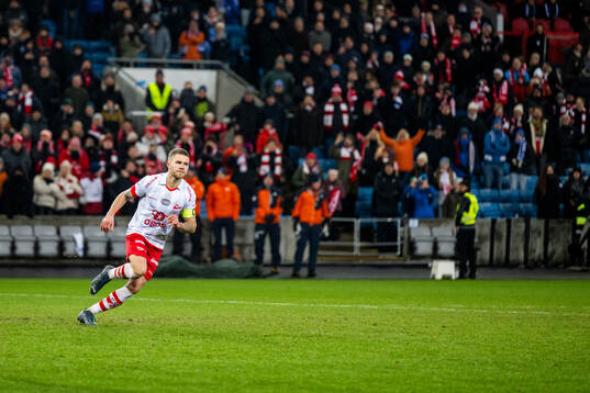 Julius Magnusson of Fredrikstad scores