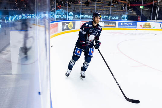 Linköpings Linus Hultström på uppvärmningen