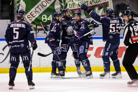 Linköpings Robin Kovacs jublar