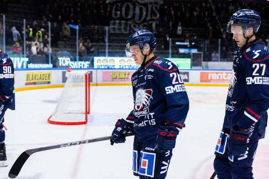 Linköpings Johan Johnsson och William Worge Kreu deppar