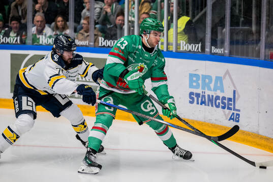 HV71s Sean Day och Rögles Josh Dickinson