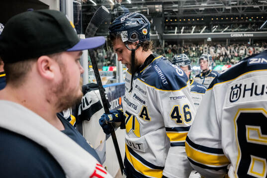 HV71s Joona Luoto deppar