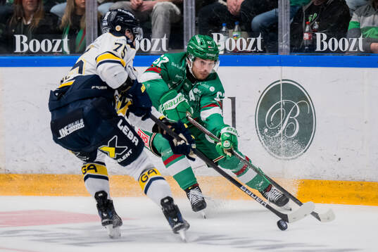 Rögles Leon Bristedt och HV71s Radan Lenc